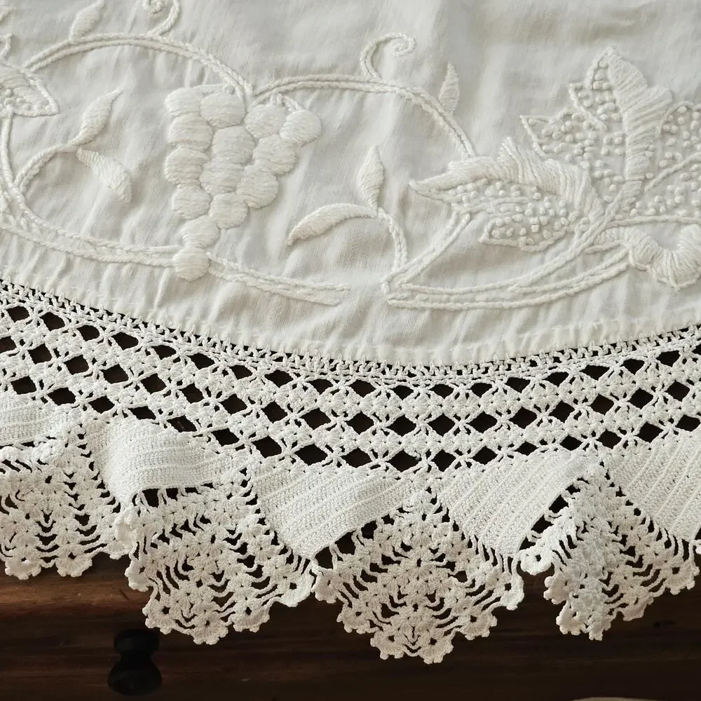 Vtg Handmade Embroidered Lace Table Topper Grapes Crochet Edge 38” Farmhouse